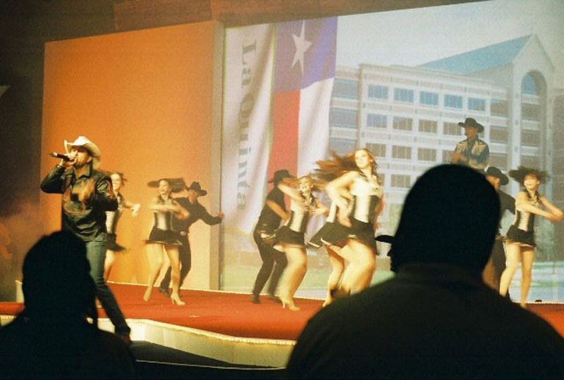 Ravyn-&-Dancers